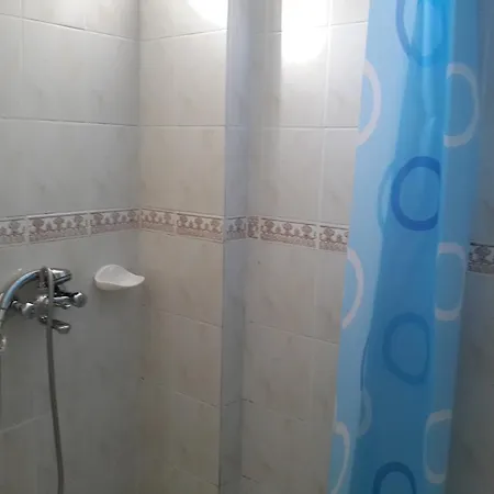 Tay לינה וארוחת בוקר 4*