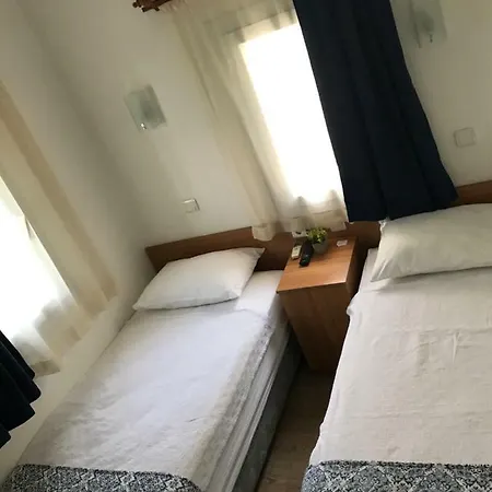 فندق مبيت وإفطار تاي بانسيون