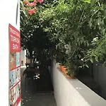 تاي بانسيون فندق مبيت وإفطار