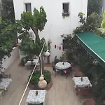 فندق مبيت وإفطار تاي بانسيون 3*