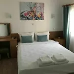 تاي بانسيون فندق مبيت وإفطار