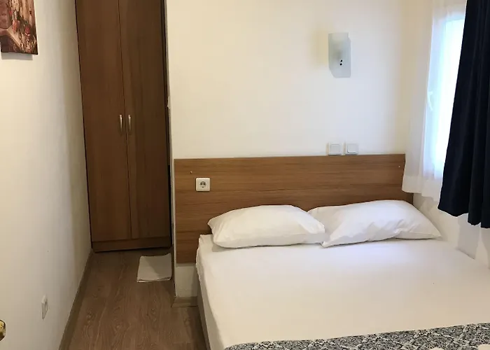 تاي بانسيون فندق مبيت وإفطار 3*